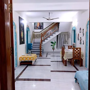 Hotel Gypsy Walker