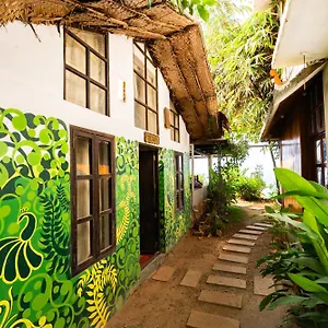 Bed & Breakfast The By Sarwaa
